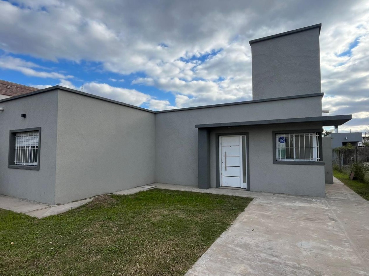 CASA EN VENTA, ROLDAN