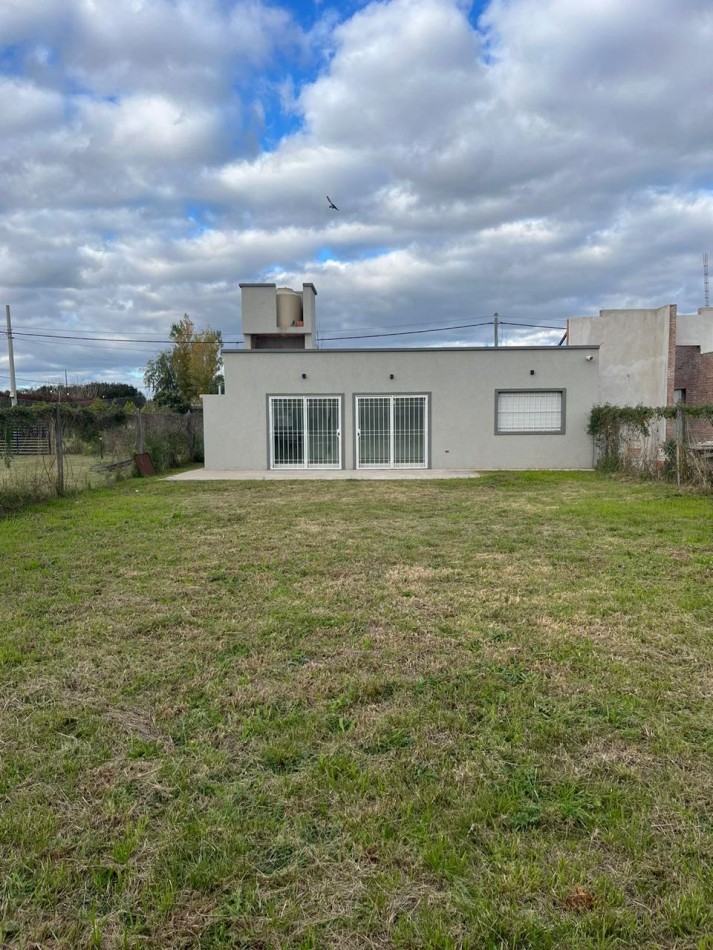 CASA EN VENTA, ROLDAN