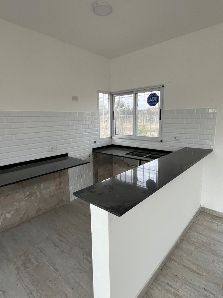 CASA EN VENTA, ROLDAN
