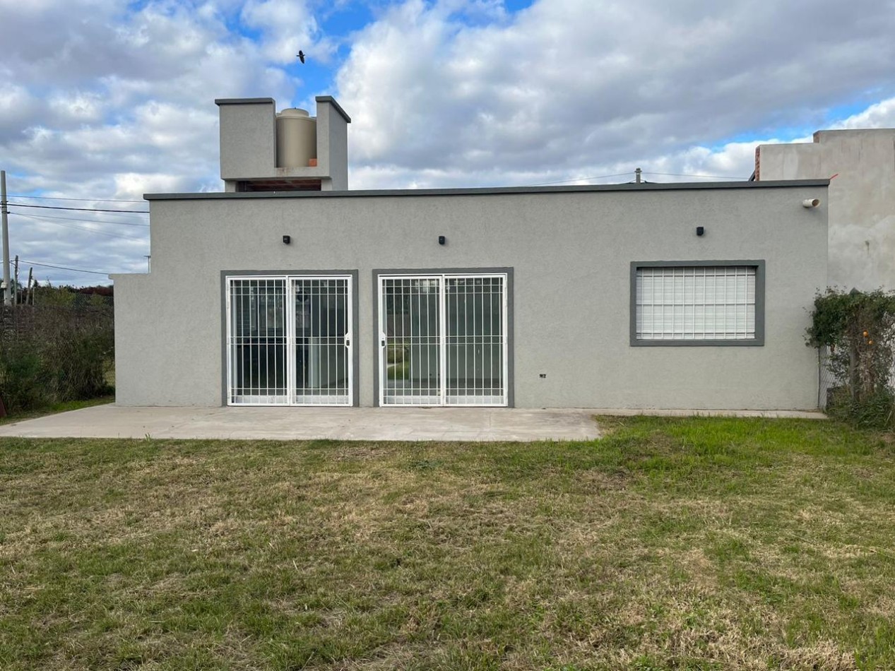 CASA EN VENTA, ROLDAN