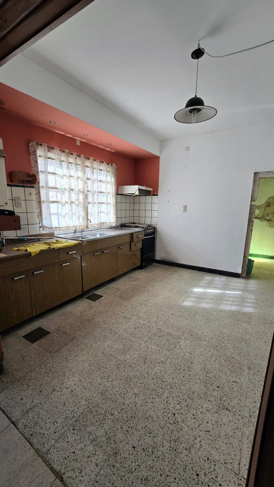 CASA EN VENTA A RECICLAR
