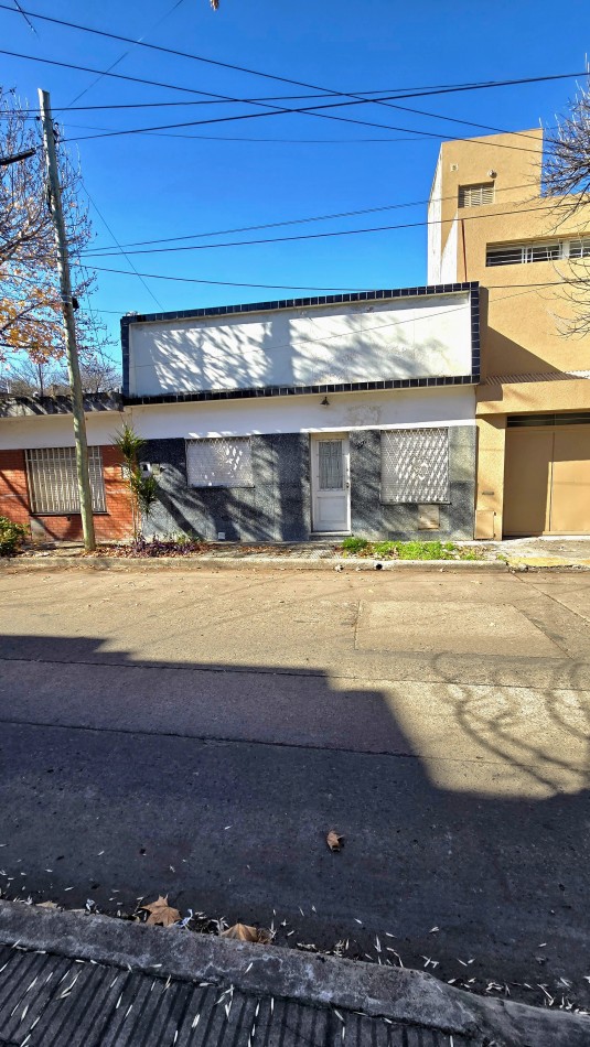 CASA EN VENTA A RECICLAR