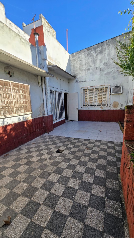 CASA EN VENTA A RECICLAR