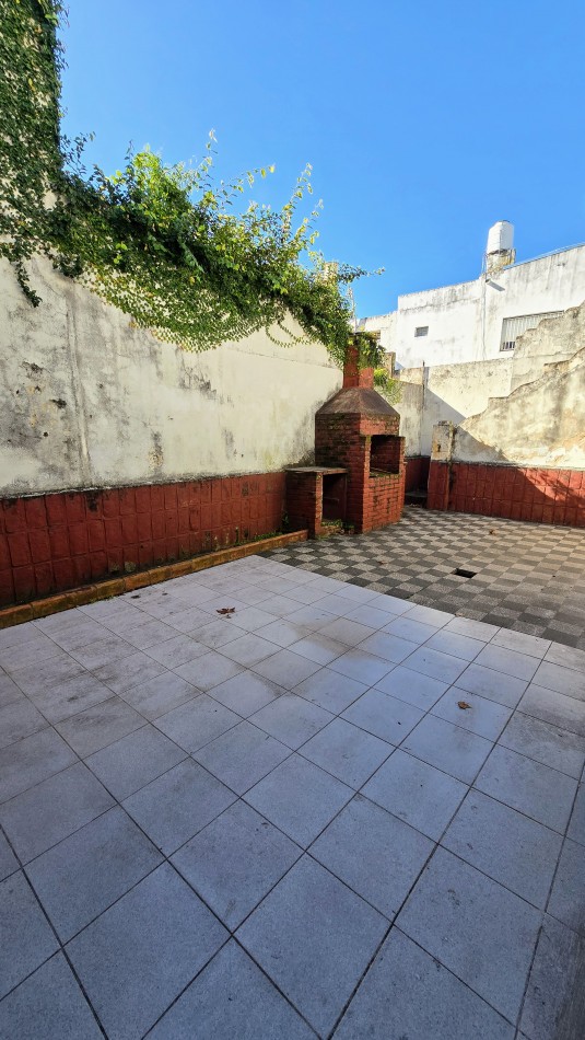 CASA EN VENTA A RECICLAR