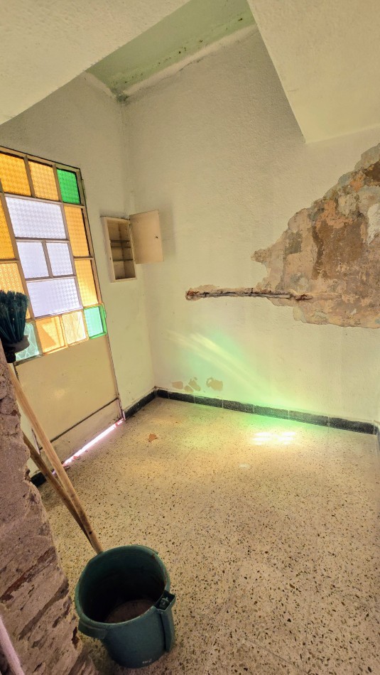 CASA EN VENTA A RECICLAR