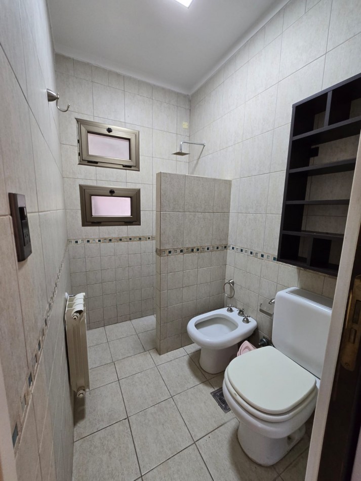 ALQUILER TEMPORAL. CASA DE 3 DORMITORIOS. PUERTO ROLDAN, BARRIO CERRADO.